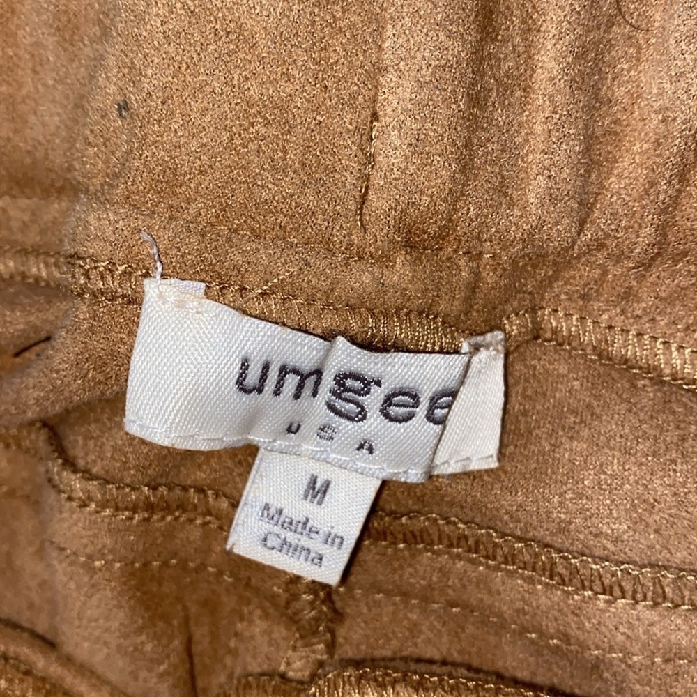 Umgee faux suede zippered ankle pants size medium - Picture 2 of 7